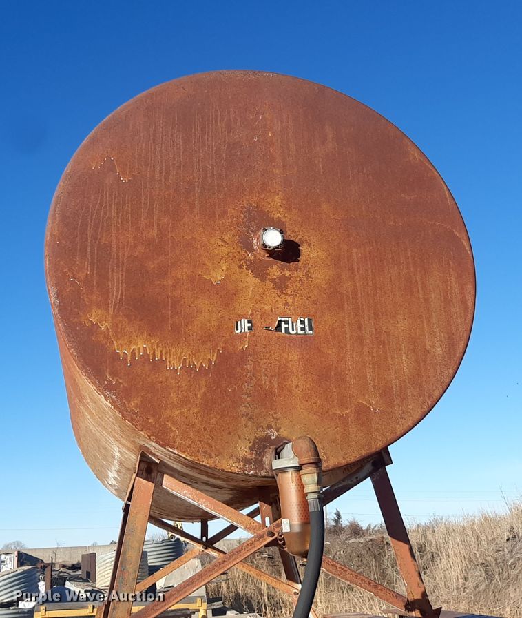 image for item LX9926 (7) fuel tanks