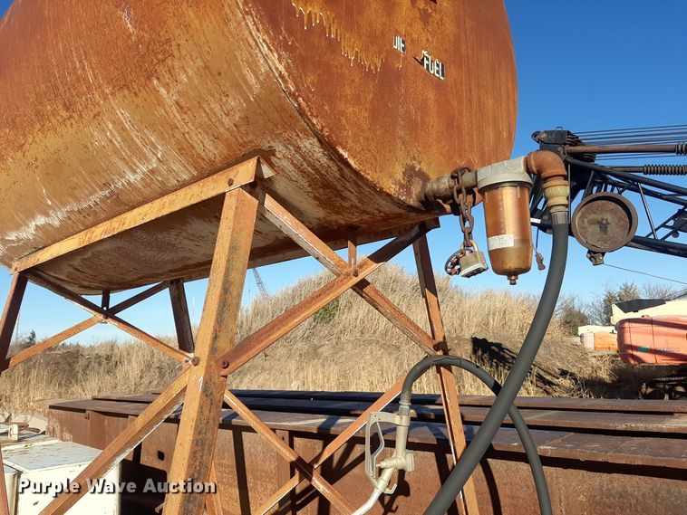 image for item LX9926 (7) fuel tanks