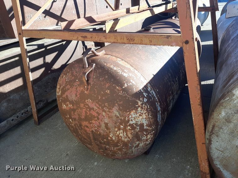 image for item LX9926 (7) fuel tanks