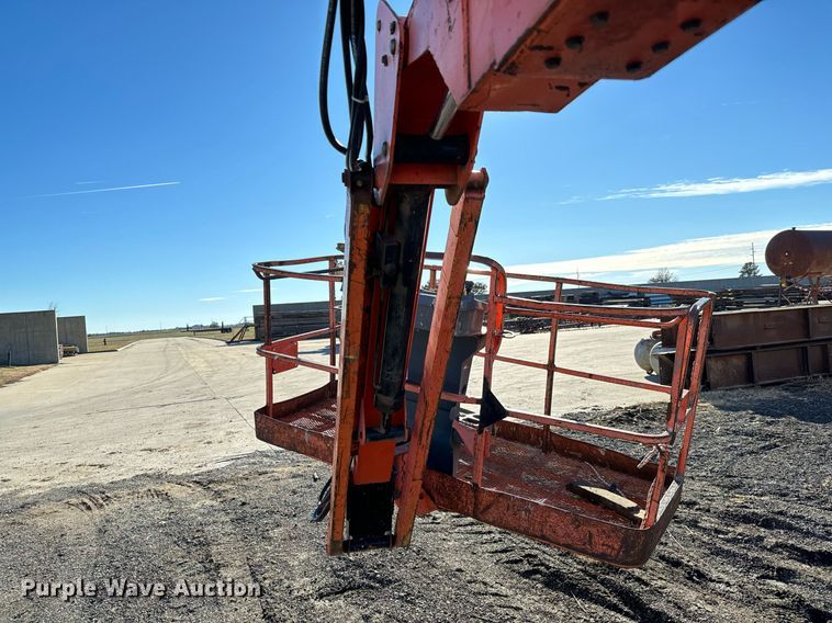 image for item LX9927 2004 JLG 660SJC  boom lift