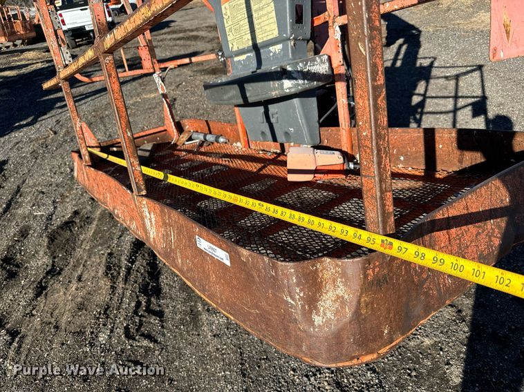 image for item LX9927 2004 JLG 660SJC  boom lift