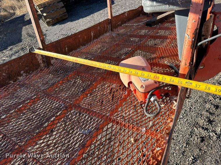 image for item LX9927 2004 JLG 660SJC  boom lift