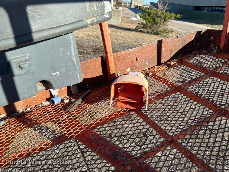 image for item LX9927 2004 JLG 660SJC  boom lift