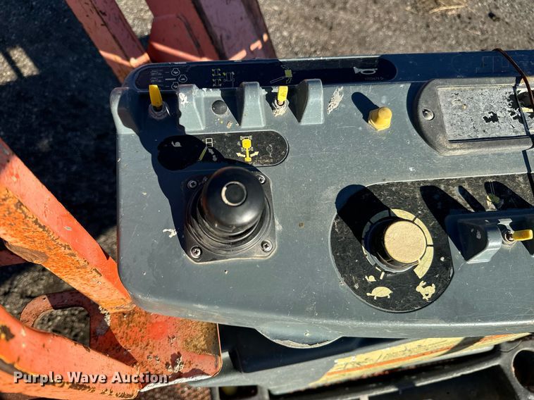 image for item LX9927 2004 JLG 660SJC  boom lift