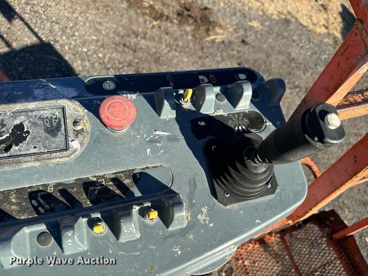 image for item LX9927 2004 JLG 660SJC  boom lift