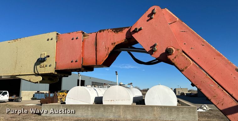 image for item LX9927 2004 JLG 660SJC  boom lift