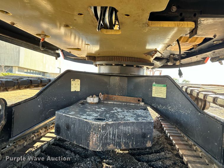 image for item LX9927 2004 JLG 660SJC  boom lift