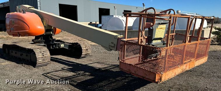 image for item LX9928 2001 JLG 600SC  boom lift