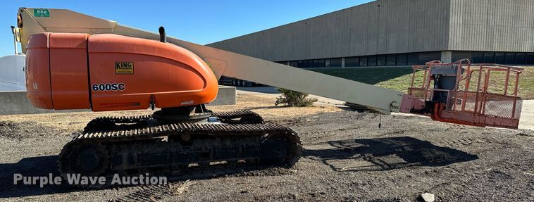 image for item LX9928 2001 JLG 600SC  boom lift