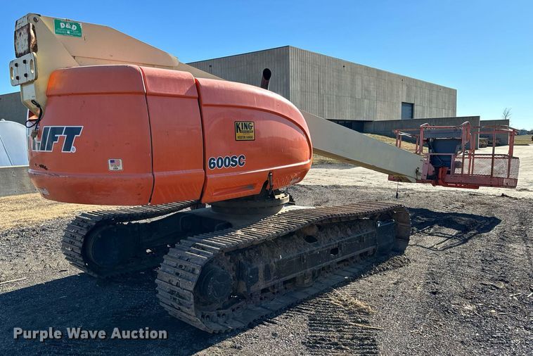 image for item LX9928 2001 JLG 600SC  boom lift