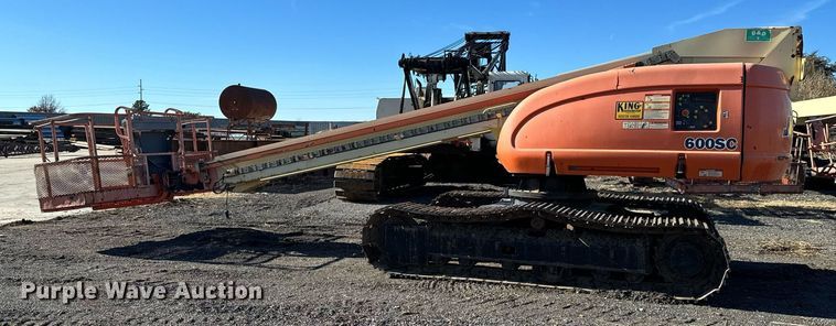 image for item LX9928 2001 JLG 600SC  boom lift