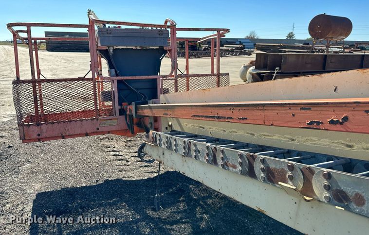 image for item LX9928 2001 JLG 600SC  boom lift