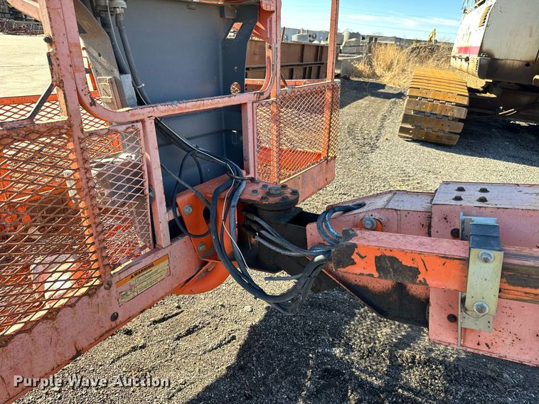 image for item LX9928 2001 JLG 600SC  boom lift