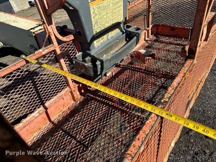 image for item LX9928 2001 JLG 600SC  boom lift