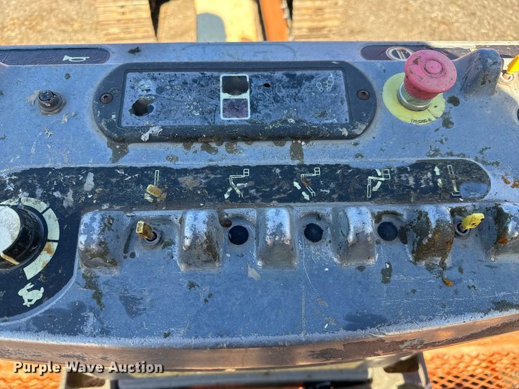 image for item LX9928 2001 JLG 600SC  boom lift