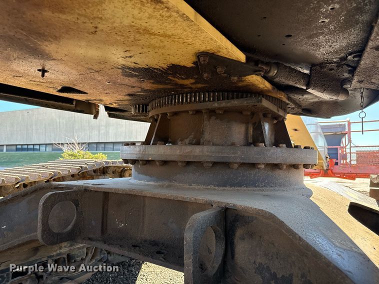 image for item LX9928 2001 JLG 600SC  boom lift