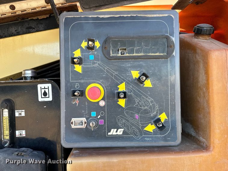 image for item LX9928 2001 JLG 600SC  boom lift