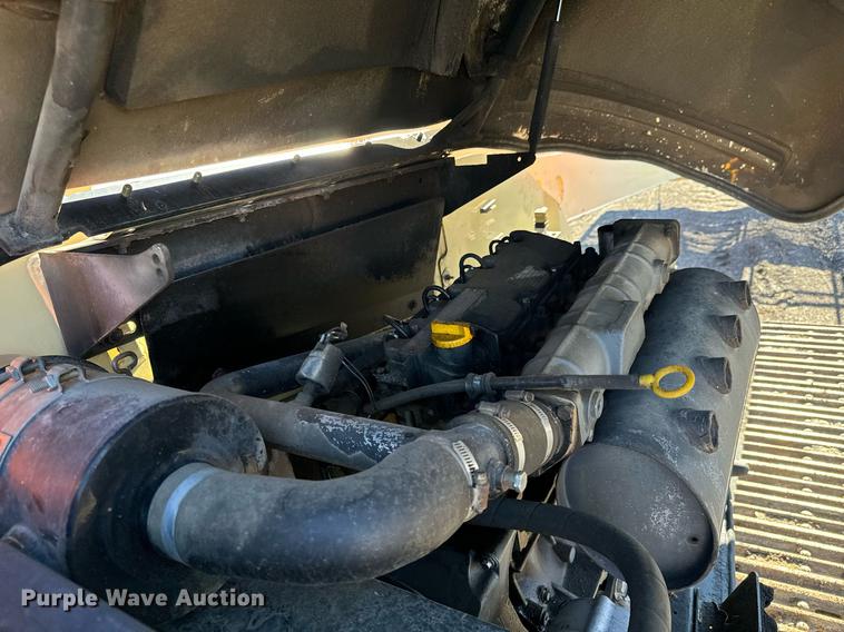 image for item LX9928 2001 JLG 600SC  boom lift