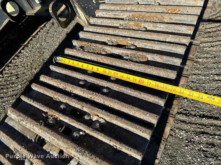 image for item LX9928 2001 JLG 600SC  boom lift