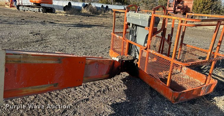 image for item LX9929 2001 JLG 600SC  boom lift