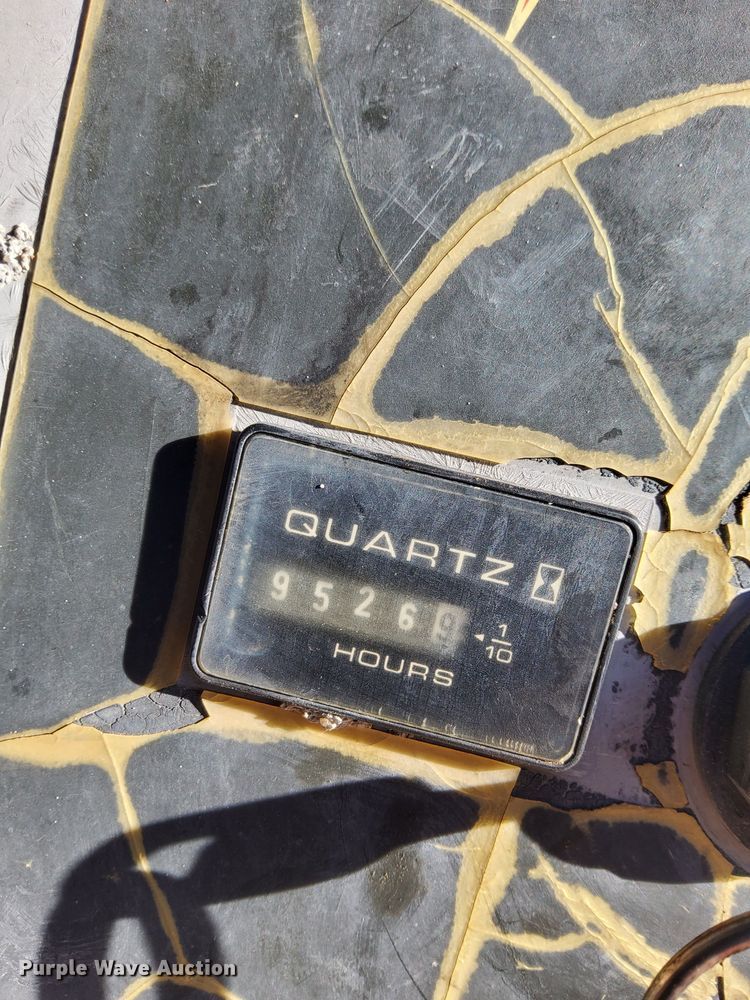 image for item LX9929 2001 JLG 600SC  boom lift