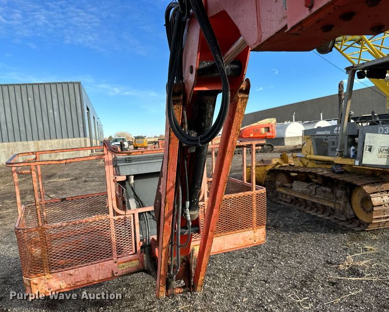 image for item LX9931 2003 JLG 660SJC  boom lift