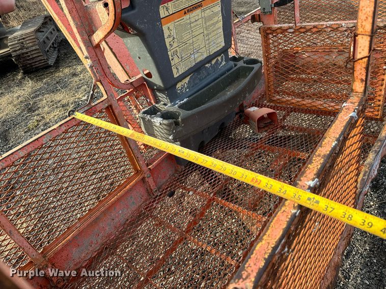 image for item LX9931 2003 JLG 660SJC  boom lift