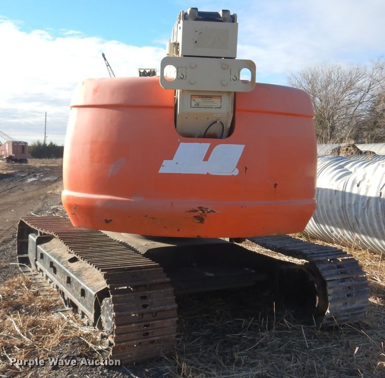 image for item LX9932 2001 JLG 660SJC  boom lift