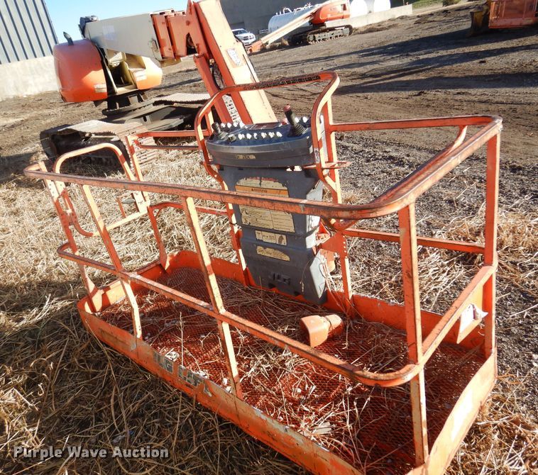 image for item LX9932 2001 JLG 660SJC  boom lift