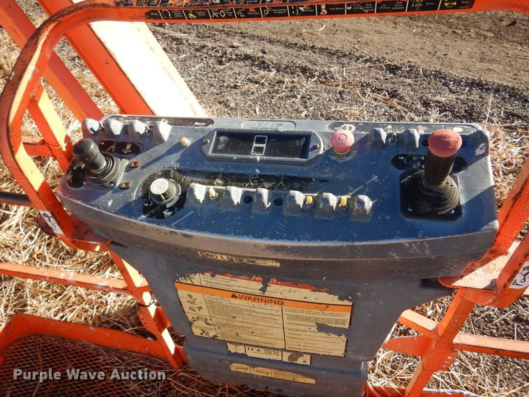 image for item LX9932 2001 JLG 660SJC  boom lift
