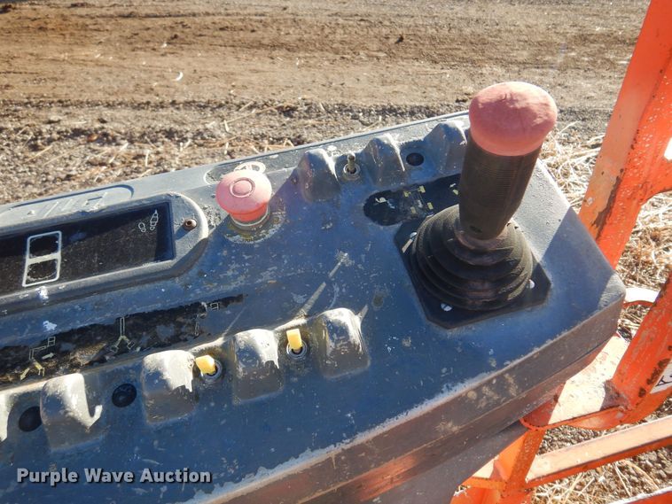 image for item LX9932 2001 JLG 660SJC  boom lift