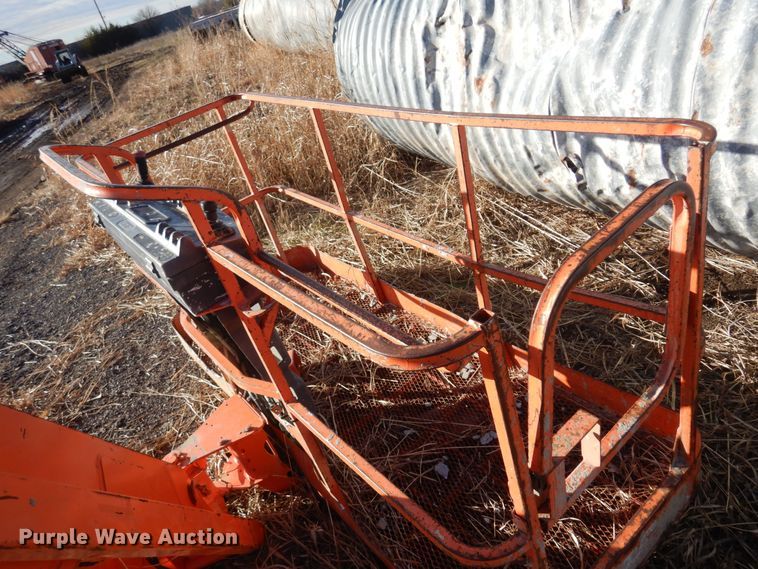 image for item LX9932 2001 JLG 660SJC  boom lift
