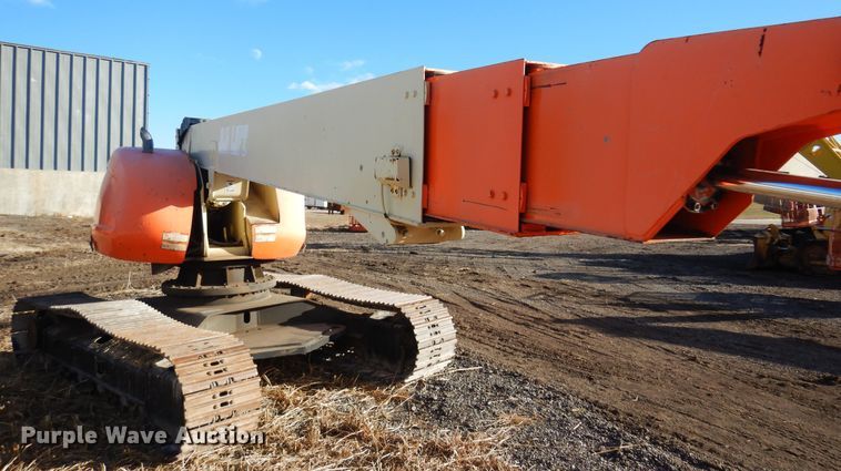 image for item LX9932 2001 JLG 660SJC  boom lift