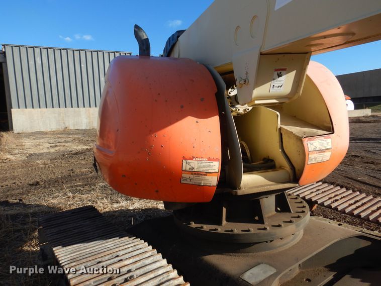 image for item LX9932 2001 JLG 660SJC  boom lift