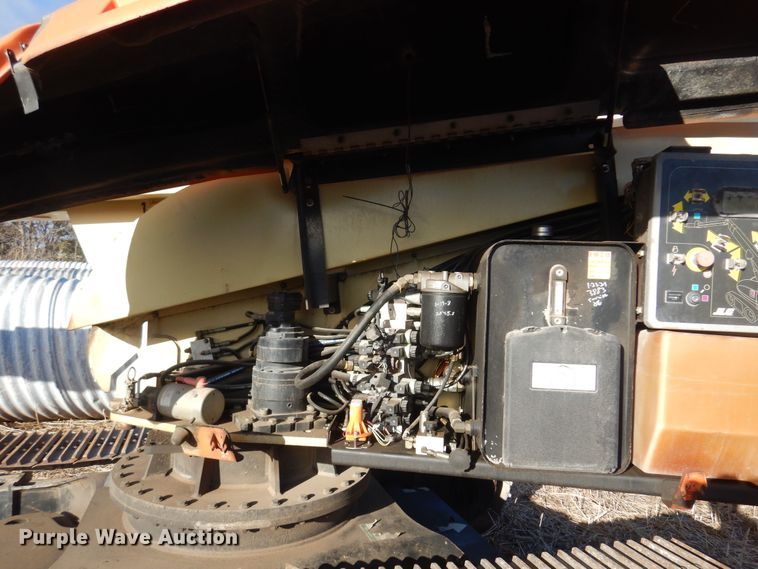 image for item LX9932 2001 JLG 660SJC  boom lift