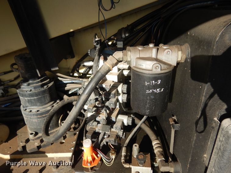 image for item LX9932 2001 JLG 660SJC  boom lift