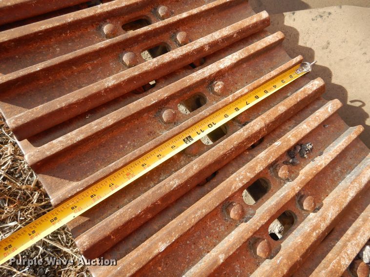 image for item LX9932 2001 JLG 660SJC  boom lift