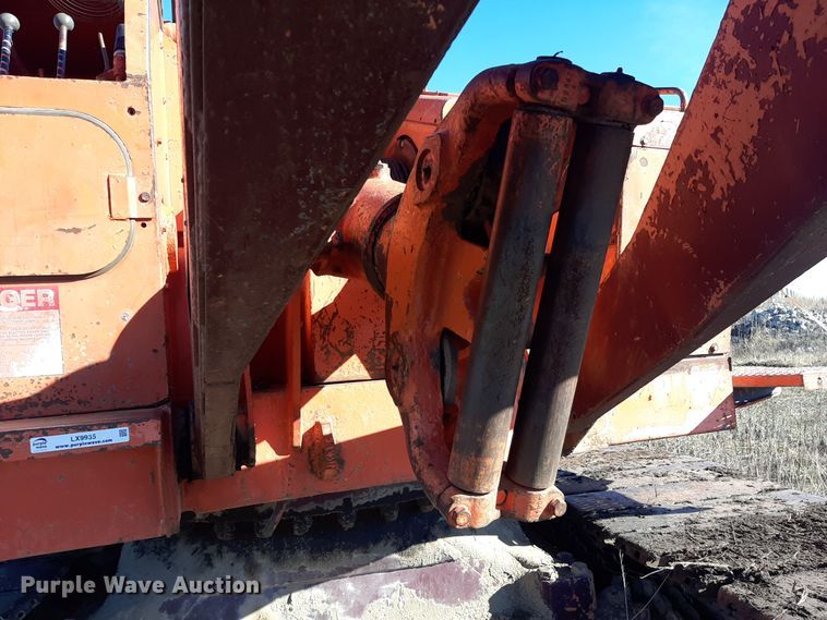 image for item LX9935 1976 Koehring 440  crane