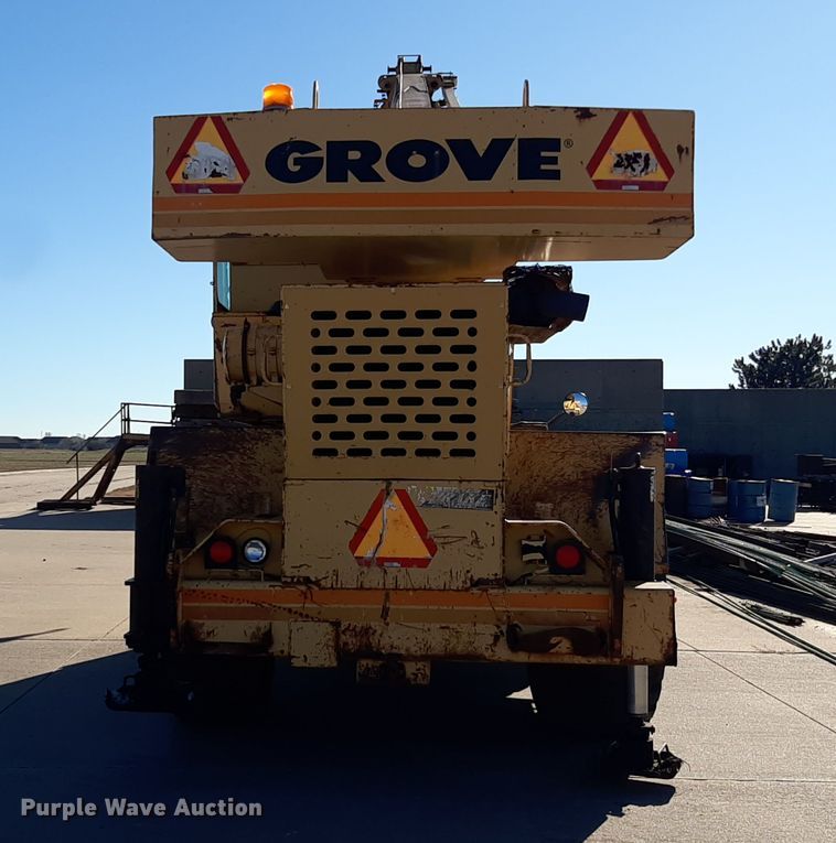 image for item LX9938 1985 Grove RT525  crane
