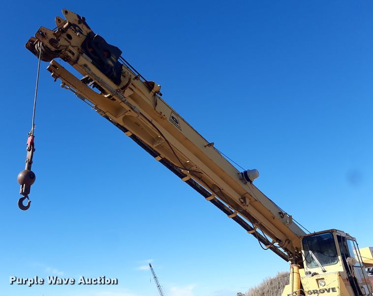 image for item LX9938 1985 Grove RT525  crane