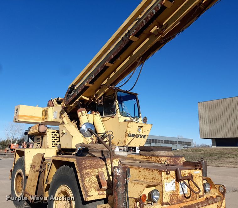 image for item LX9938 1985 Grove RT525  crane