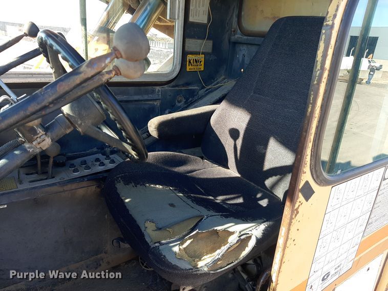 image for item LX9938 1985 Grove RT525  crane