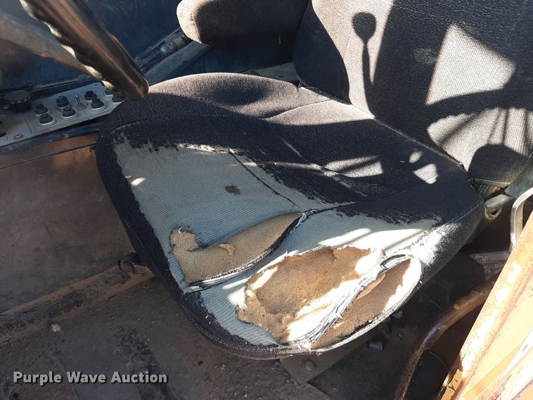 image for item LX9938 1985 Grove RT525  crane