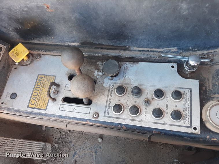 image for item LX9938 1985 Grove RT525  crane