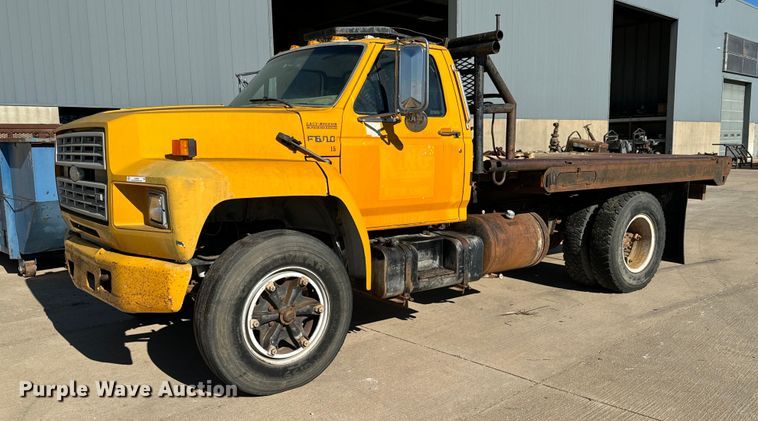 image for item LX9939 1992 Ford F600  winch truck