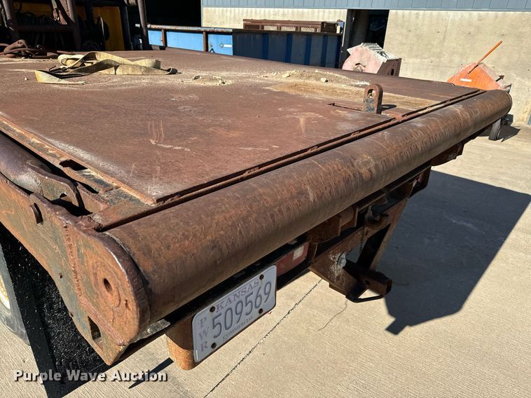 image for item LX9939 1992 Ford F600  winch truck