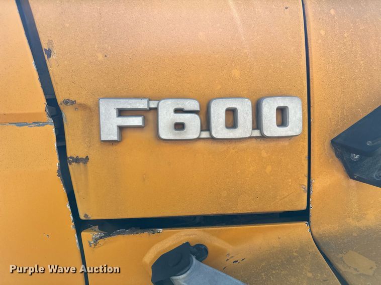image for item LX9939 1992 Ford F600  winch truck