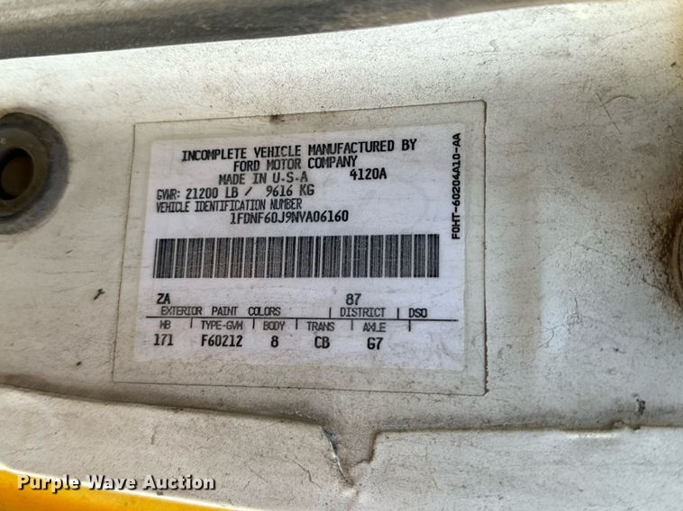 image for item LX9939 1992 Ford F600  winch truck