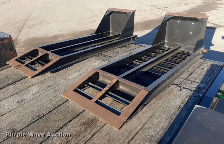 image for item LX9951 2002 Interstate equipment trailer