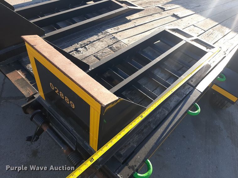 image for item LX9951 2002 Interstate equipment trailer